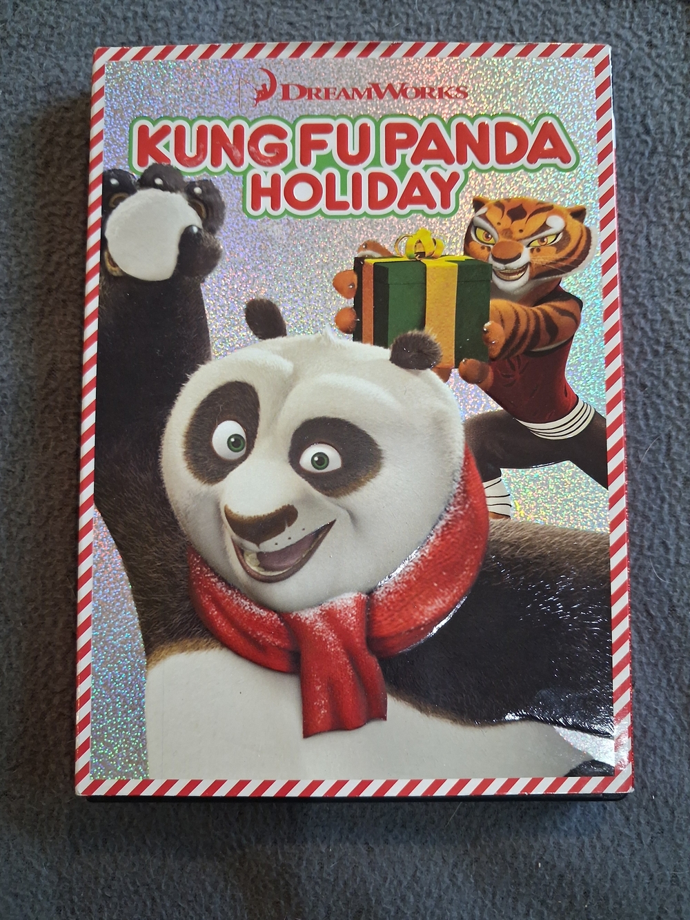 DreamWorks Kung Fu Panda Holiday Edition - Red & Green Accents